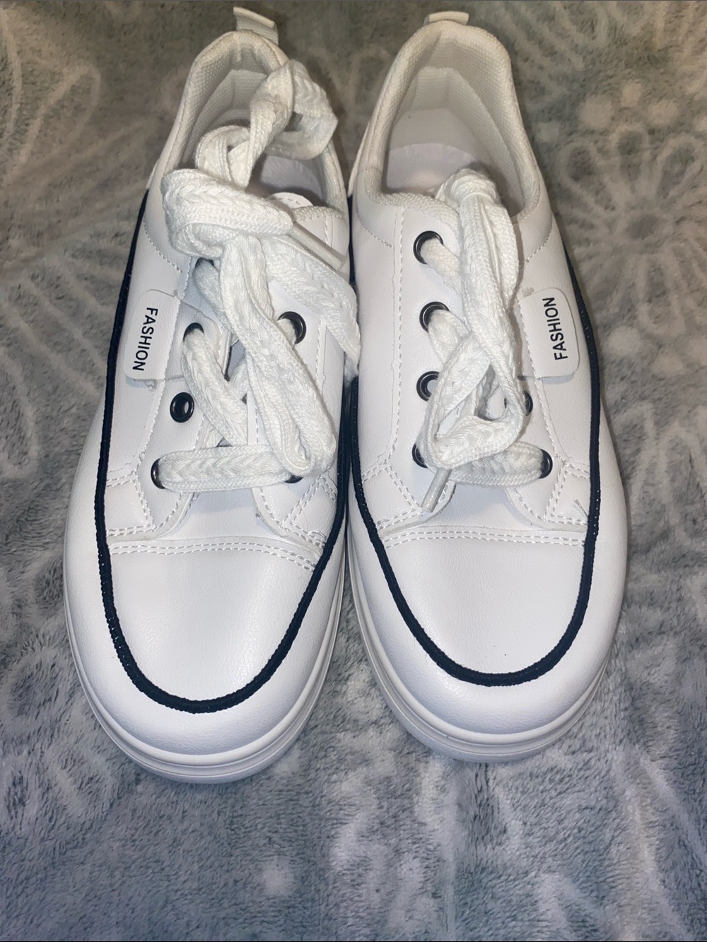 Fashion Sport women’s White Sneakers with Black Trim -